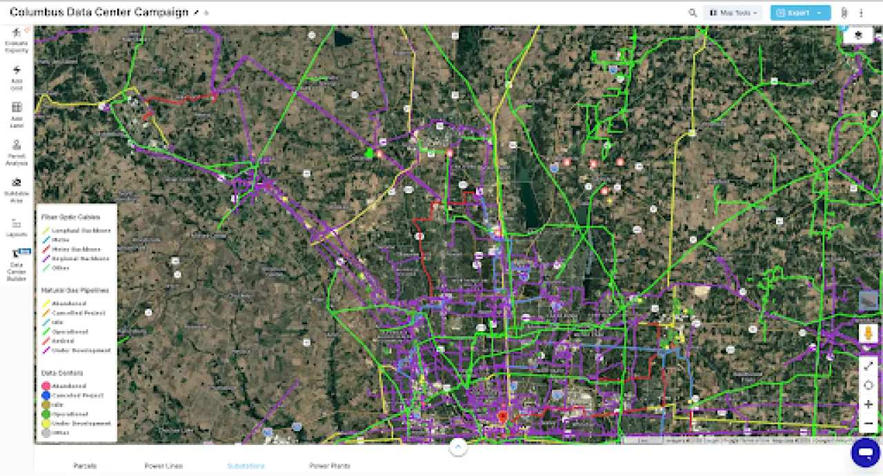 PVcase Prospect satellite map of Columbus, Ohio with overlaid fiber optic cables, natural gas pipelines, and nearby data center locations.
